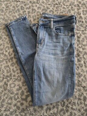 American Eagle Outfitters mid ride blue Denim Jegging